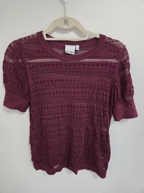 Women’s Short-Sleeve Lace Knit Top in Burgundy